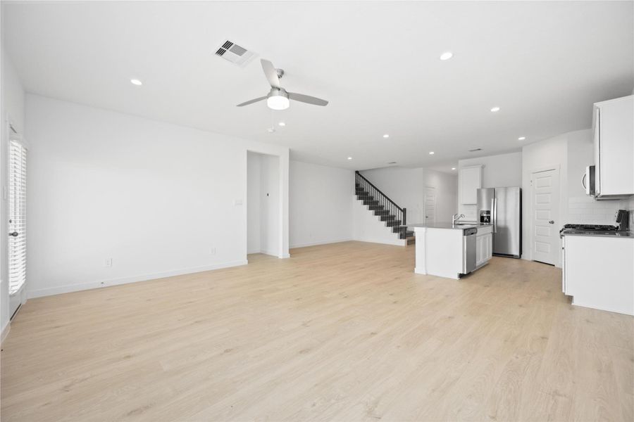 Spacious, unfurnished interior of a new home in , Fulshear (Image 23). Spacious, unfurnished interior of a new home in , Fulshear (Image 23).