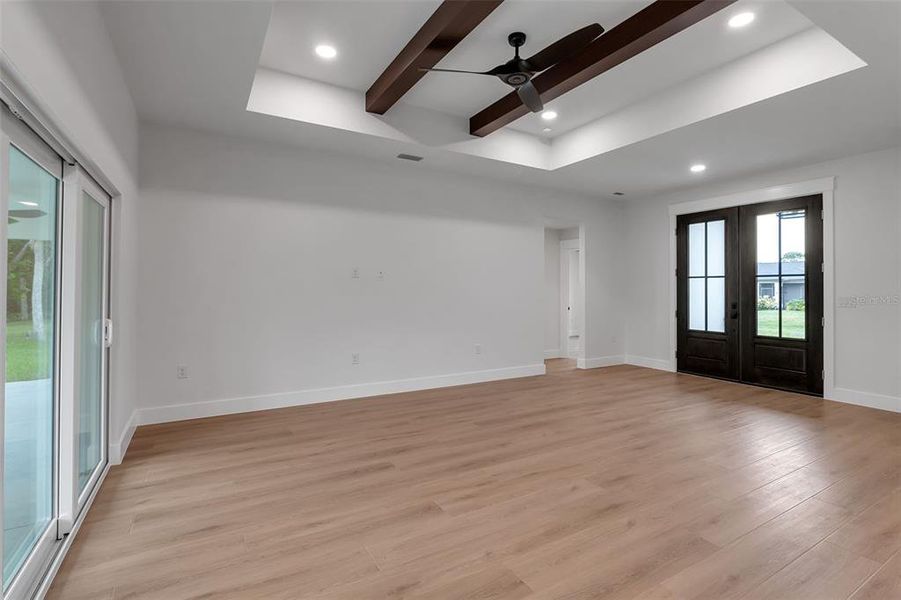 Spacious, unfurnished interior of a new home in , Venice (Image 30).