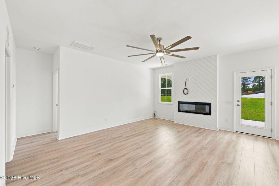 Spacious, unfurnished interior of a new home in Legacy Lakes, Aberdeen (Image 17).