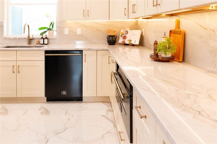 Furnished interior view inside a new home in , Dunnellon (Image 7).