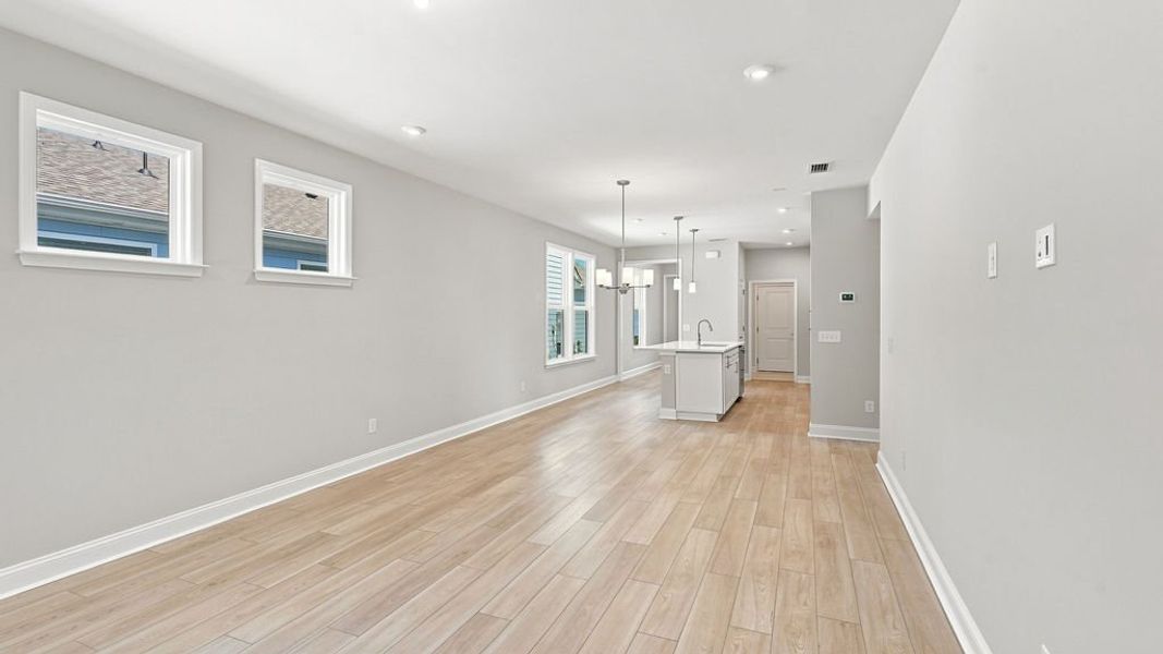 Spacious, unfurnished interior of a new home in Sun City Hilton Head, Bluffton (Image 31).