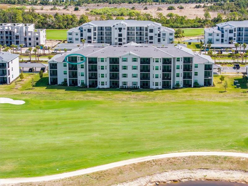 Condo located in Venice, FL showcasing its design and architecture (Image 3).