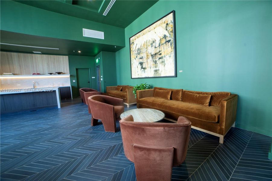 Community amenities in , Miami (Image 35).