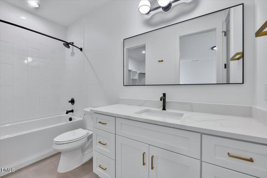 23-732 Hopkins St-23