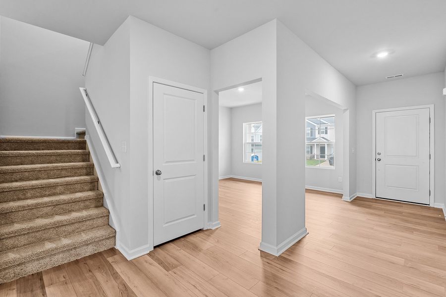 Spacious, unfurnished interior of a new home in Hanes Lake, Winston-Salem (Image 19).