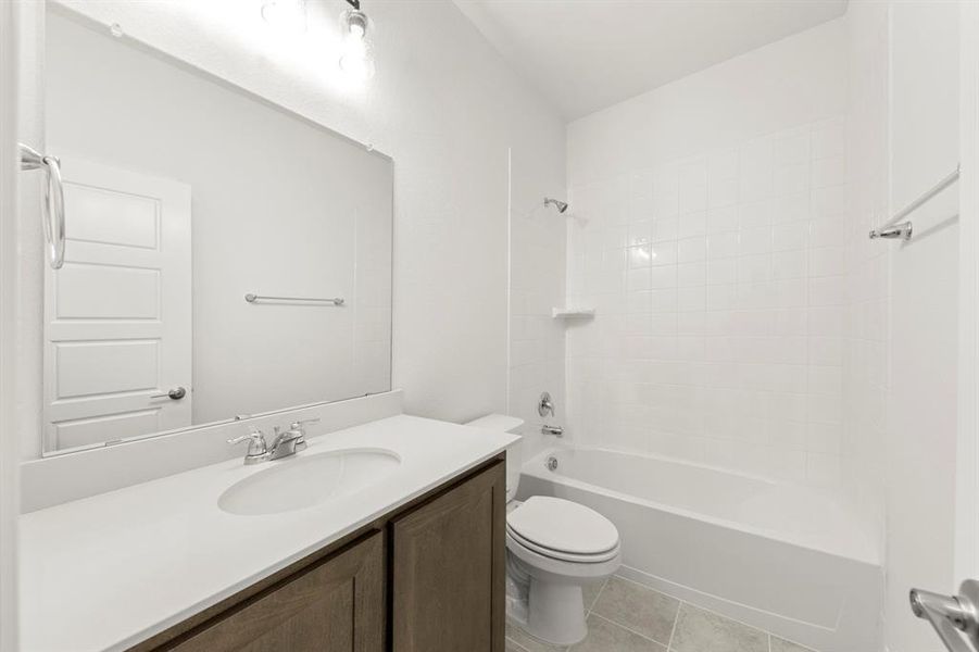 15_1433 Florence, Celina