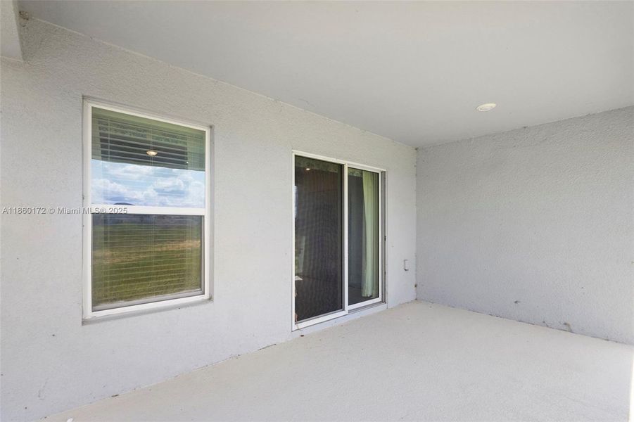 Spacious, unfurnished interior of a new home in , Davenport (Image 22).
