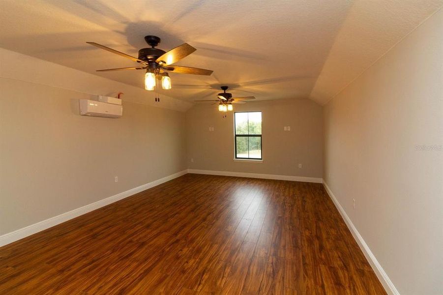 Spacious, unfurnished interior of a new home in , Umatilla (Image 42).