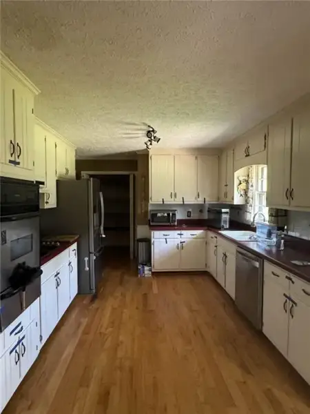 Furnished interior view inside a new home in , Alpharetta (Image 9).