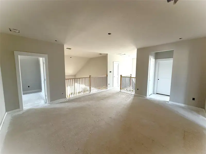 Spacious, unfurnished interior of a new home in Katy Lakes, Katy (Image 13). Spacious, unfurnished interior of a new home in Katy Lakes, Katy (Image 13).