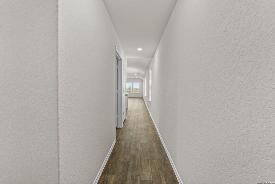 Spacious, unfurnished interior of a new home in Stonehill, San Antonio (Image 12).