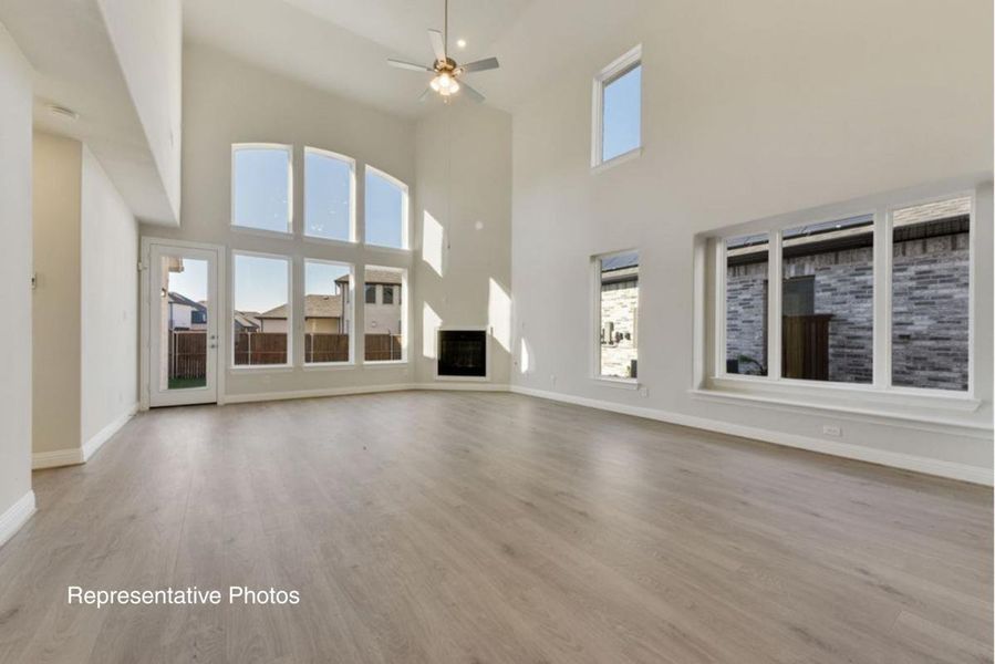 Spacious, unfurnished interior of a new home in Edgewater, Fate (Image 7).