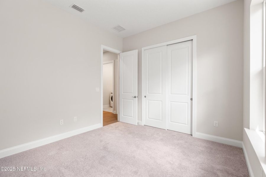 Spacious, unfurnished interior of a new home in Madeira, St. Augustine (Image 20).