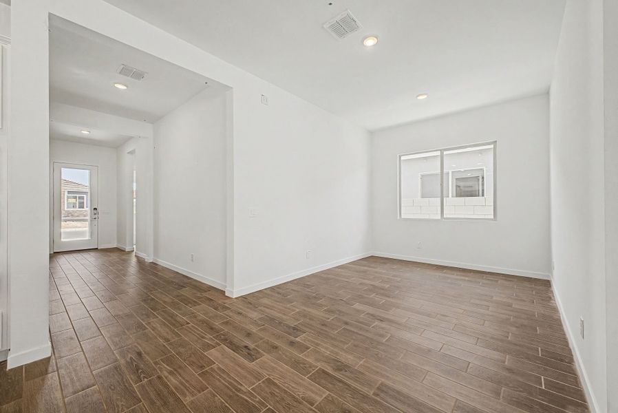 Spacious, unfurnished interior of a new home in Landmarke, San Tan Valley (Image 7). Spacious, unfurnished interior of a new home in Landmarke, San Tan Valley (Image 7).