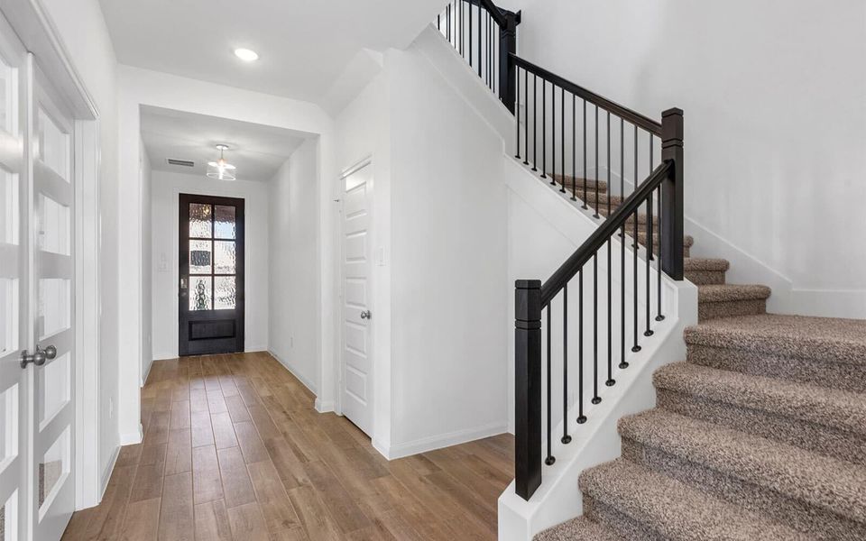 Spacious, unfurnished interior of a new home in Elyson, Katy (Image 7).