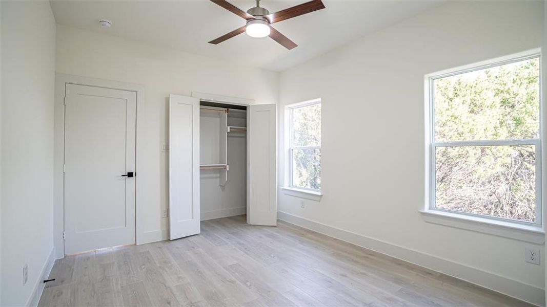 Spacious, unfurnished interior of a new home in , Granbury (Image 22).