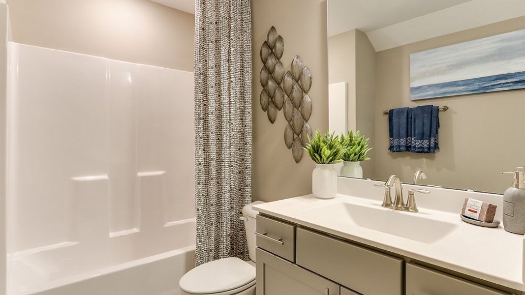 2816 Edison II Bath4 F3