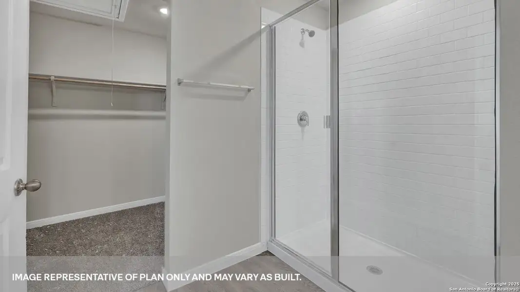 Spacious, unfurnished interior of a new home in Whisper South, San Marcos (Image 16). Spacious, unfurnished interior of a new home in Whisper South, San Marcos (Image 16).