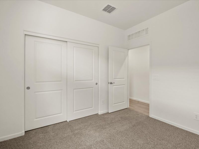 Spacious, unfurnished interior of a new home in Hanson Ridge, Vail (Image 13).