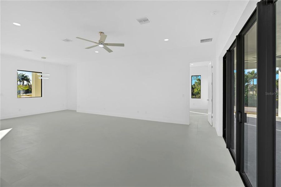 Spacious, unfurnished interior of a new home in , Port Charlotte (Image 35).