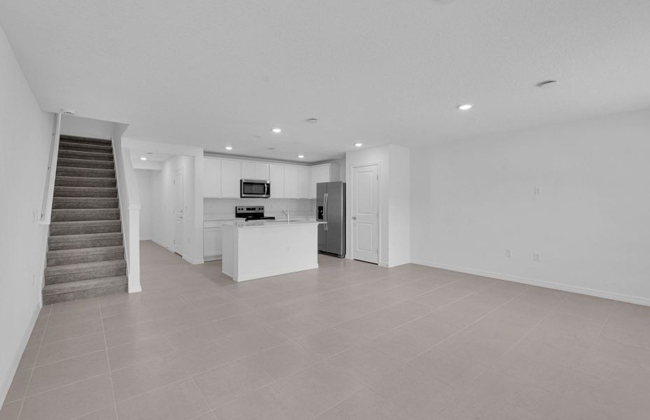 Spacious, unfurnished interior of a new home in Normandy Pines, Jacksonville (Image 13).