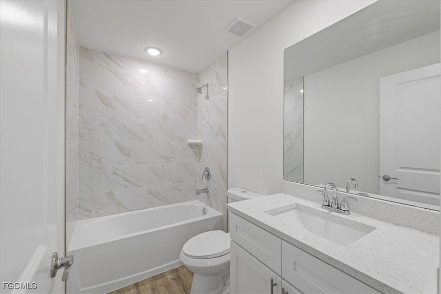 Furnished interior view inside a new home in Cape Coral, Cape Coral (Image 11).