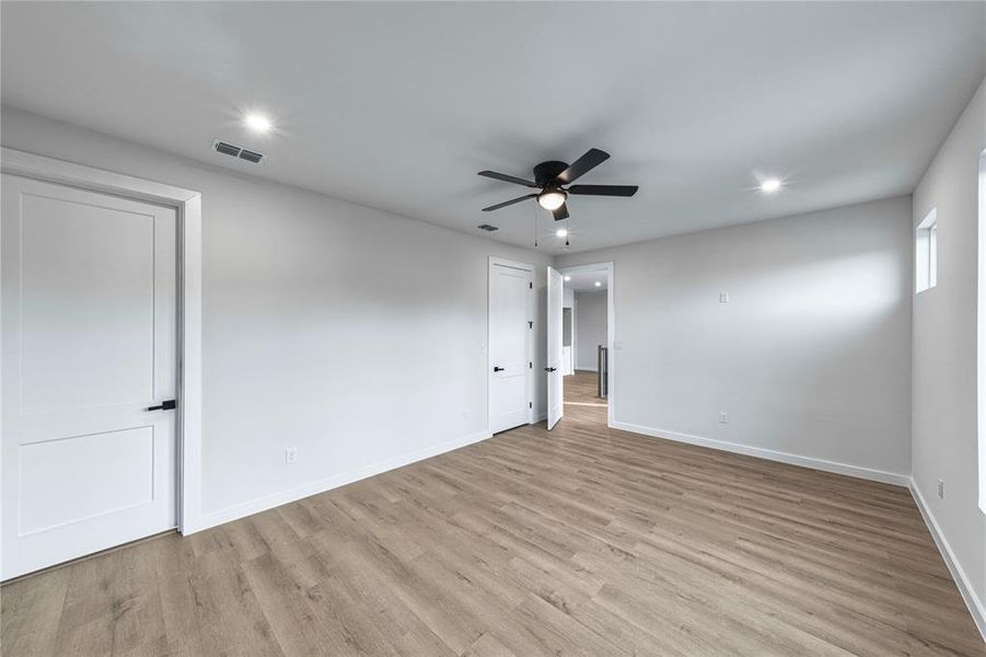 Spacious, unfurnished interior of a new home in , Dallas (Image 15).