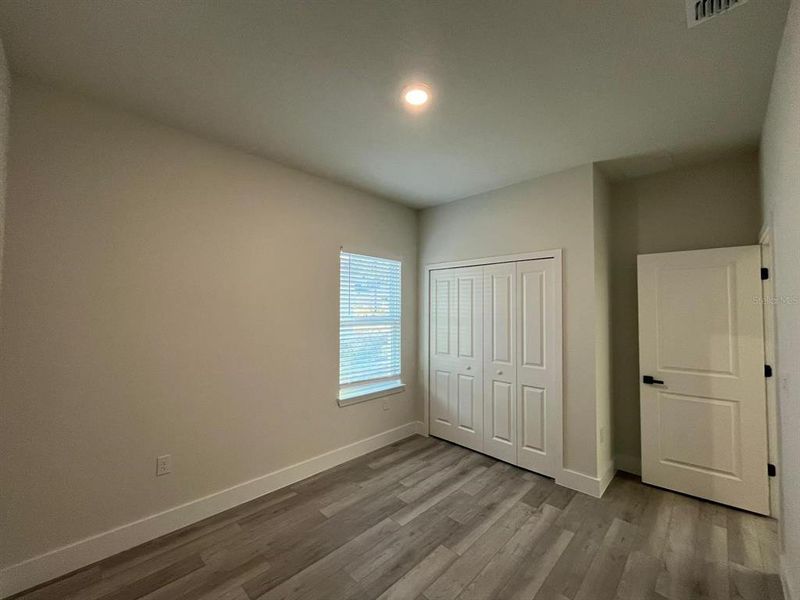 Spacious, unfurnished interior of a new home in , Citrus Springs (Image 28).