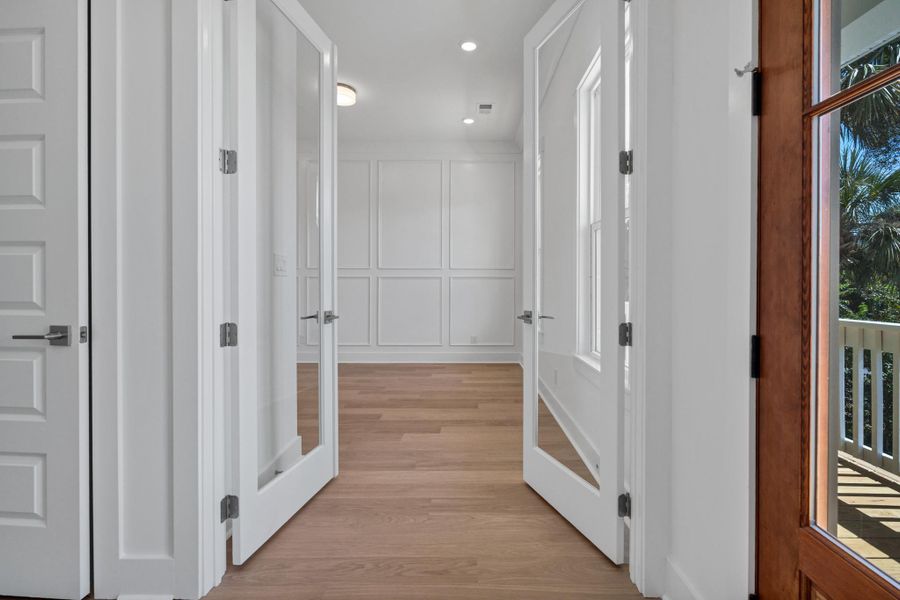 Spacious, unfurnished interior of a new home in , Edisto Island (Image 27). Spacious, unfurnished interior of a new home in , Edisto Island (Image 27).