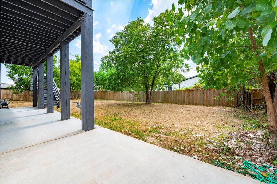 Exterior details and patio area of a home in , Shoreacres (Image 35).