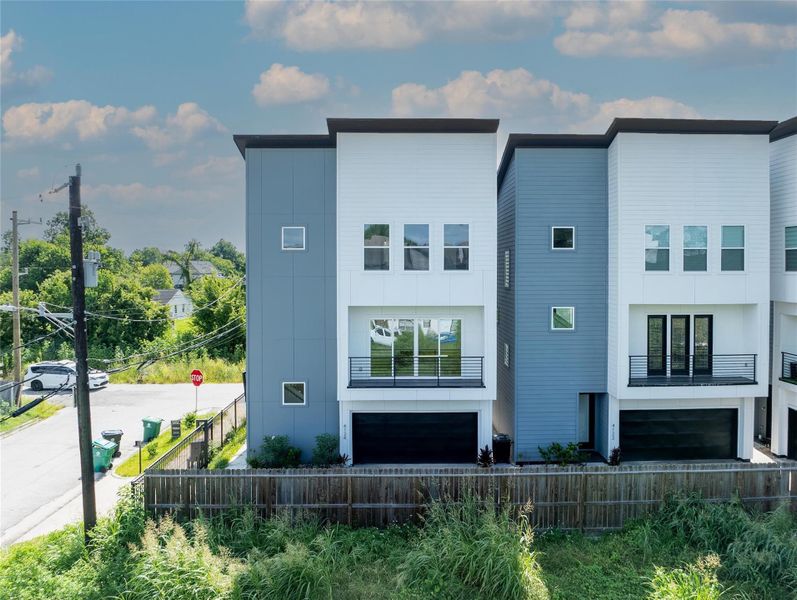 Minutes away from Downtown!