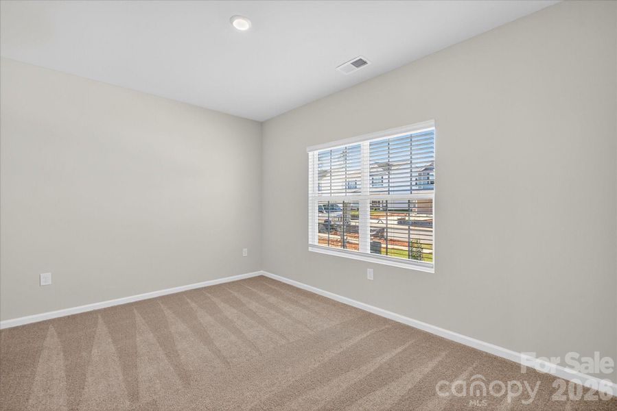 Spacious, unfurnished interior of a new home in Stagecoach Station, Gastonia (Image 26).