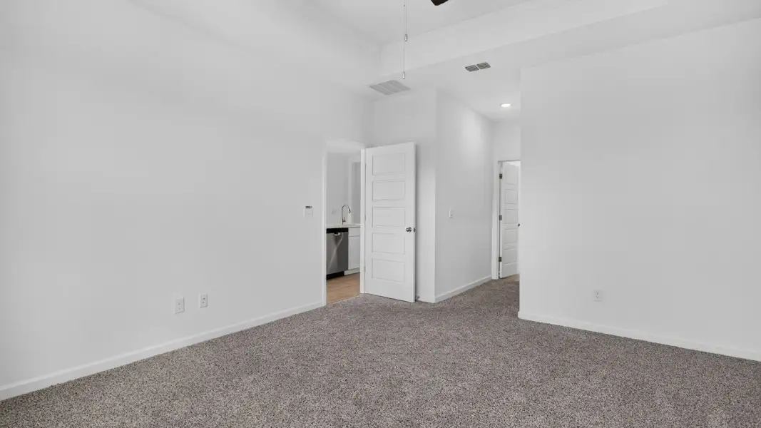 Spacious, unfurnished interior of a new home in Bridle Creek, Jacksonville (Image 15). Spacious, unfurnished interior of a new home in Bridle Creek, Jacksonville (Image 15).