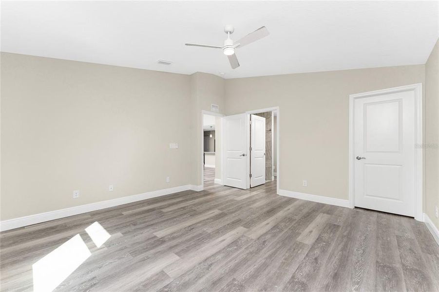 Spacious, unfurnished interior of a new home in , North Port (Image 35).
