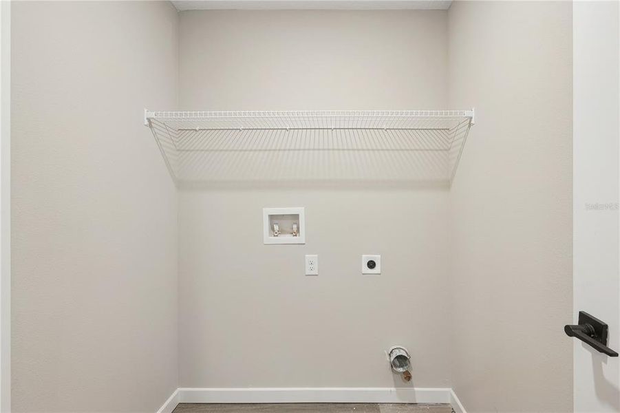 Spacious, unfurnished interior of a new home in Sabana Reserve, Ocala (Image 16).