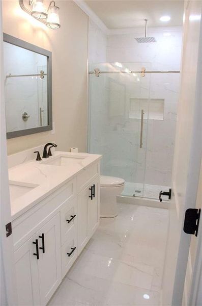 Furnished interior view inside a new home in , Mansfield (Image 4).