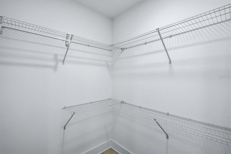 Spacious, unfurnished interior of a new home in , Cape Coral (Image 38).