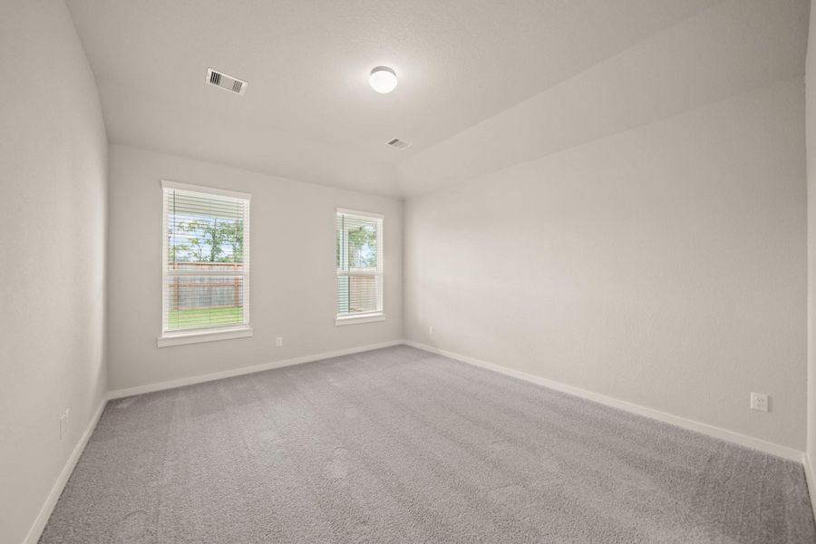 Spacious, unfurnished interior of a new home in Barton Creek Ranch, Conroe (Image 12). Spacious, unfurnished interior of a new home in Barton Creek Ranch, Conroe (Image 12).