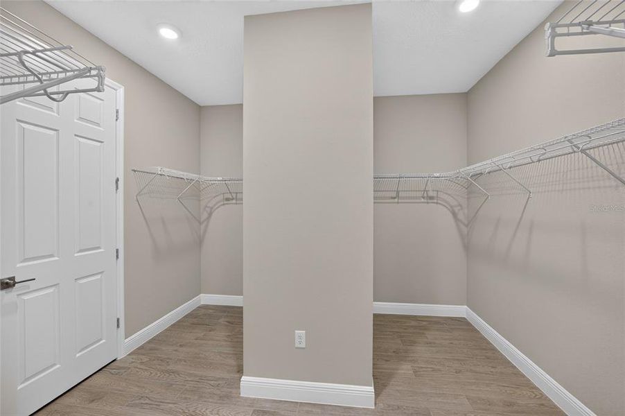 Spacious, unfurnished interior of a new home in , Ocala (Image 48).