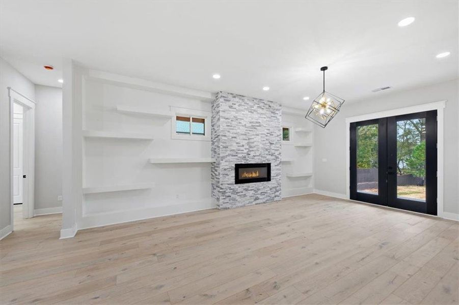 Spacious, unfurnished interior of a new home in , Acworth (Image 32).