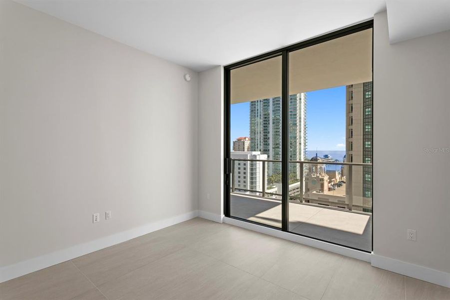 Spacious, unfurnished interior of a new home in , St. Petersburg (Image 42). Spacious, unfurnished interior of a new home in , St. Petersburg (Image 42).