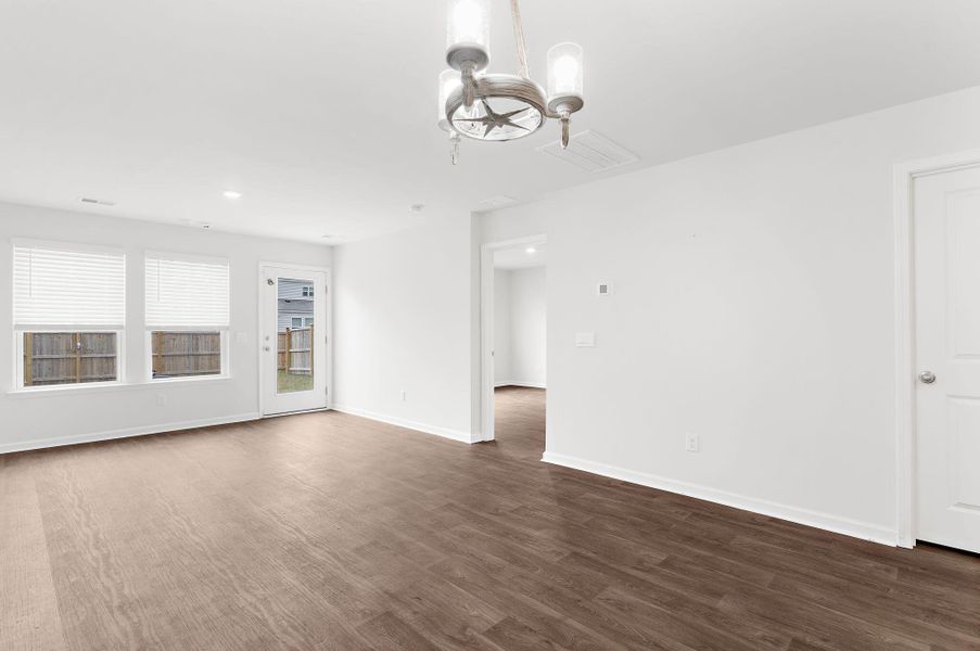 Spacious, unfurnished interior of a new home in , Summerville (Image 29).