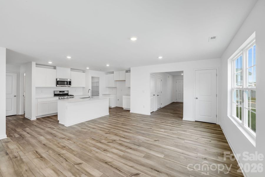 Spacious, unfurnished interior of a new home in Cleveland Hill, Shelby (Image 13).