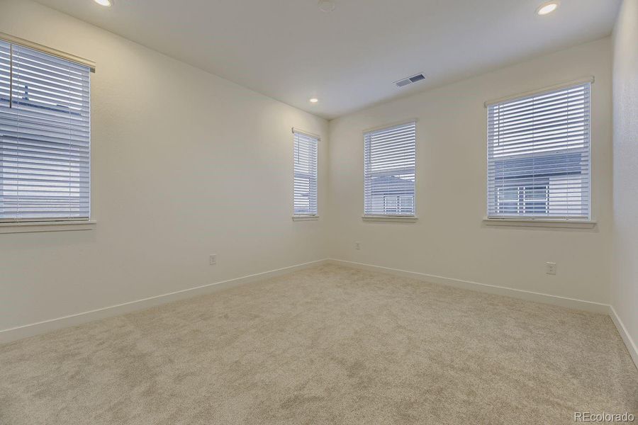 Spacious, unfurnished interior of a new home in Vermilion Creek: The Skyline Collection, Centennial (Image 11).