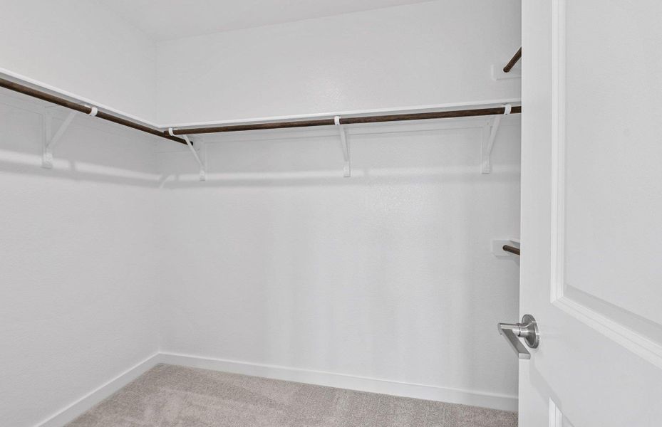 Spacious, unfurnished interior of a new home in Wolf Ranch, Georgetown (Image 31).