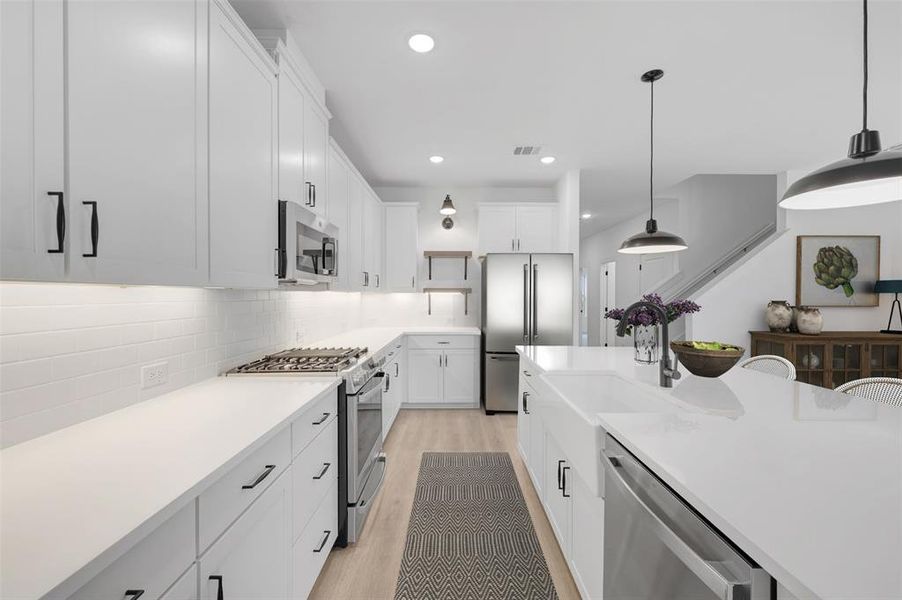 Furnished interior view inside a new home in Rolling Ridge, Van Alstyne (Image 8).