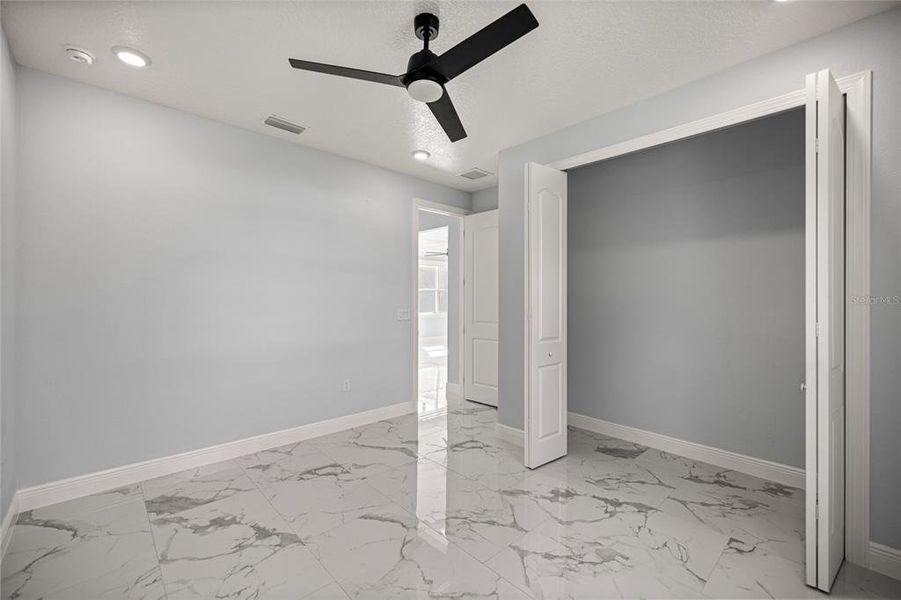 Spacious, unfurnished interior of a new home in , Belleview (Image 10).