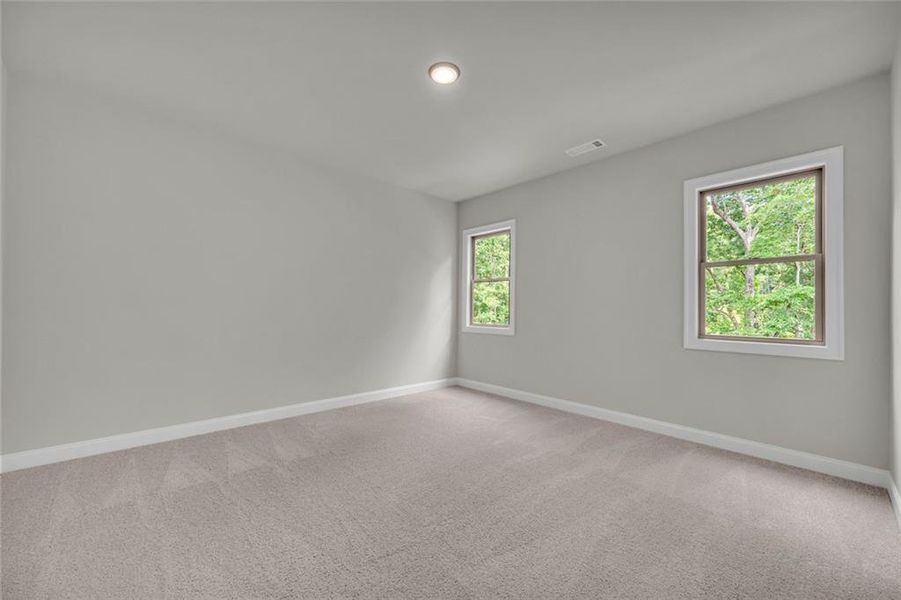 Spacious, unfurnished interior of a new home in , Gainesville (Image 19).