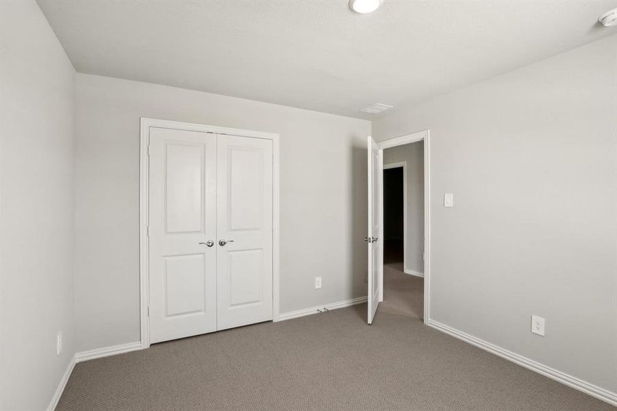 Photo is not of the actual home, but is an inspirational photo of builder’s model home and may depict options, furnishings, and/or decorator features that are not included. Photo is not of the actual home, but is an inspirational photo of builder’s model home and may depict options, furnishings, and/or decorator features that are not included.