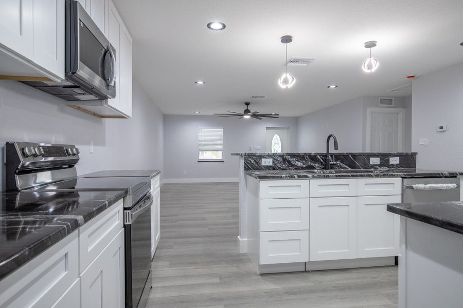 332 W Ventura-10